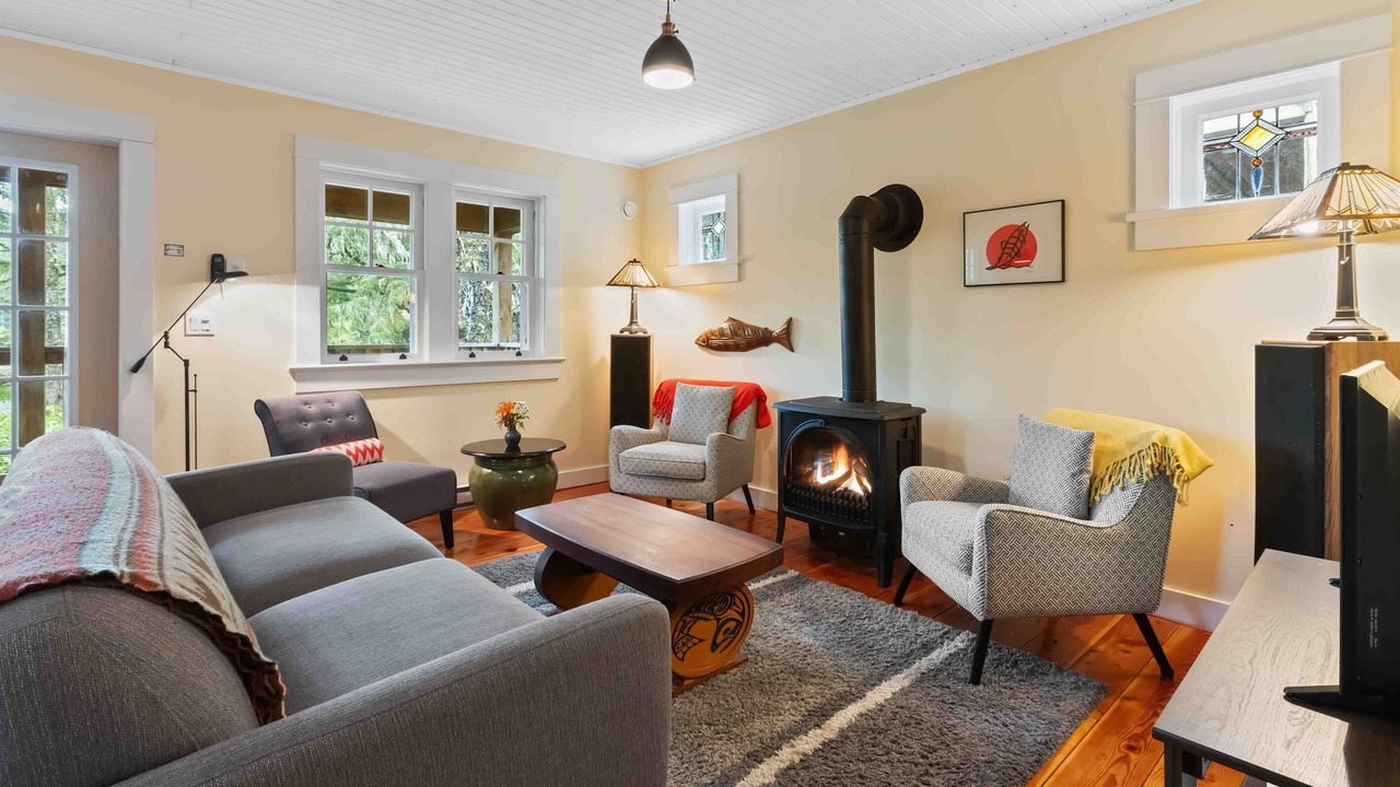 Photo of Livingroom in Ucluelet