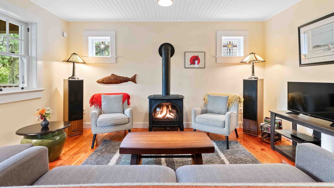 Photo of Livingroom in Ucluelet