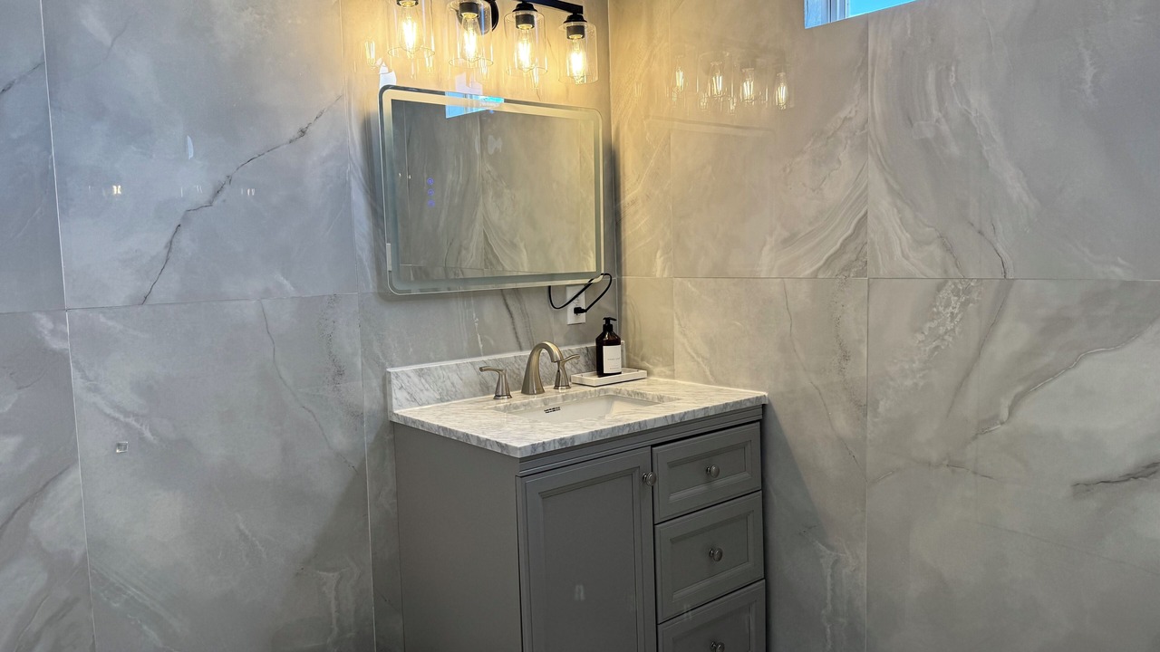 Photo of Bathroom in Hanford