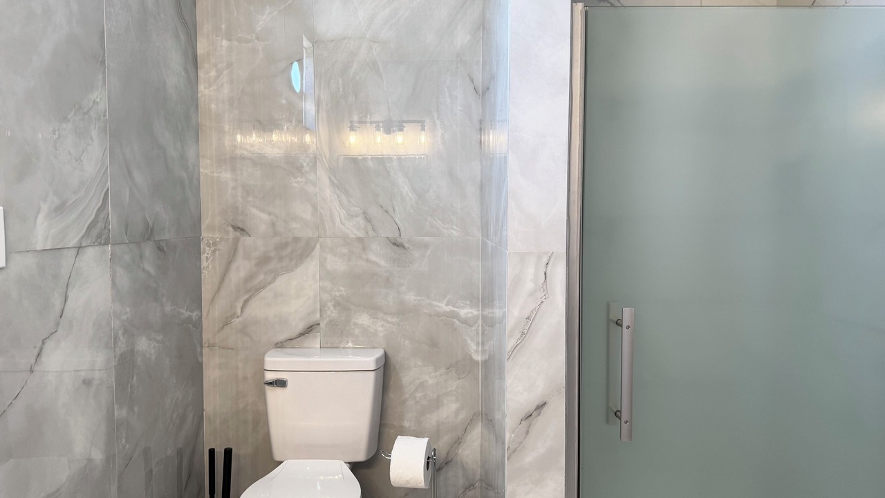 Photo of Bathroom in Hanford
