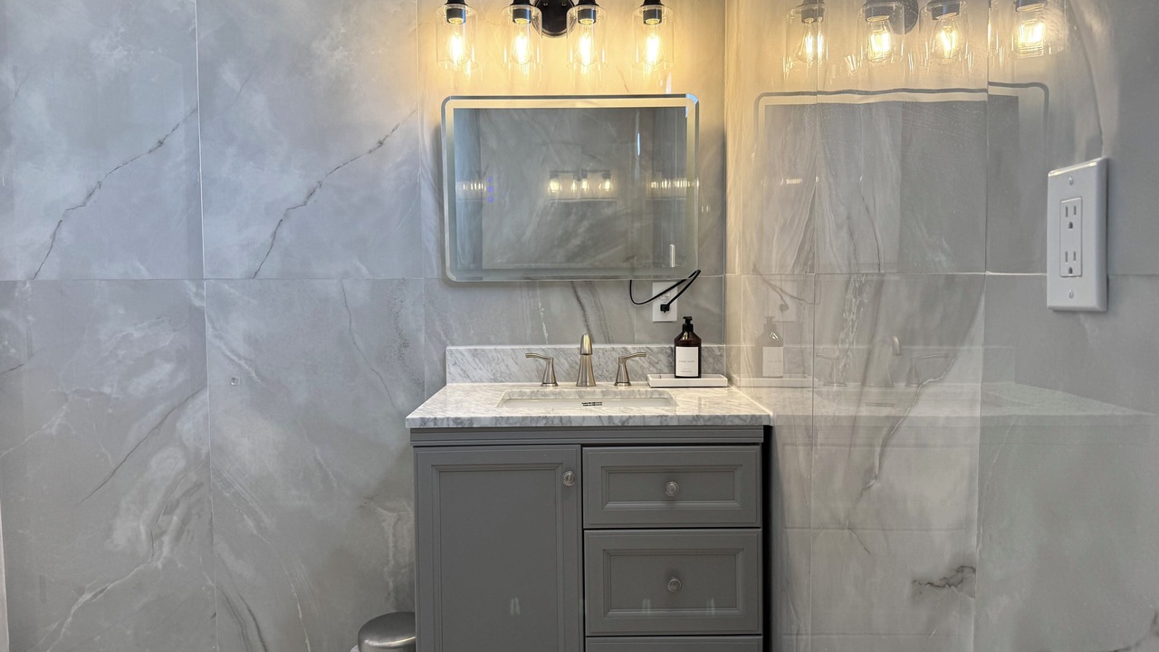Photo of Bathroom in Hanford