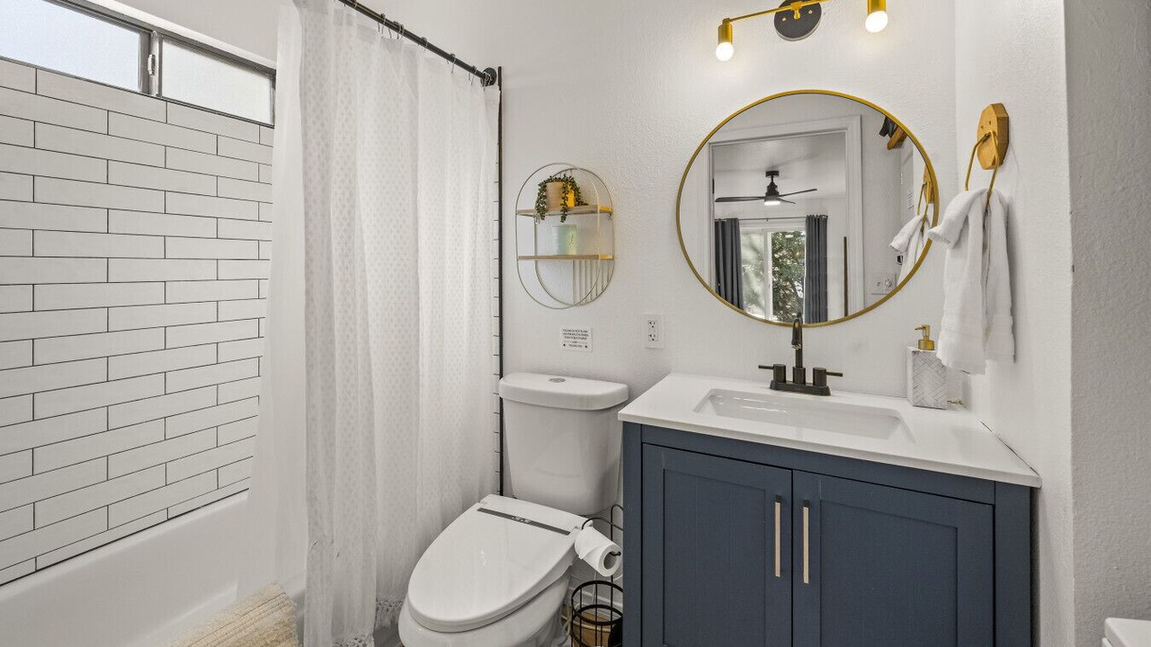 Photo of Bathroom in Woodlands