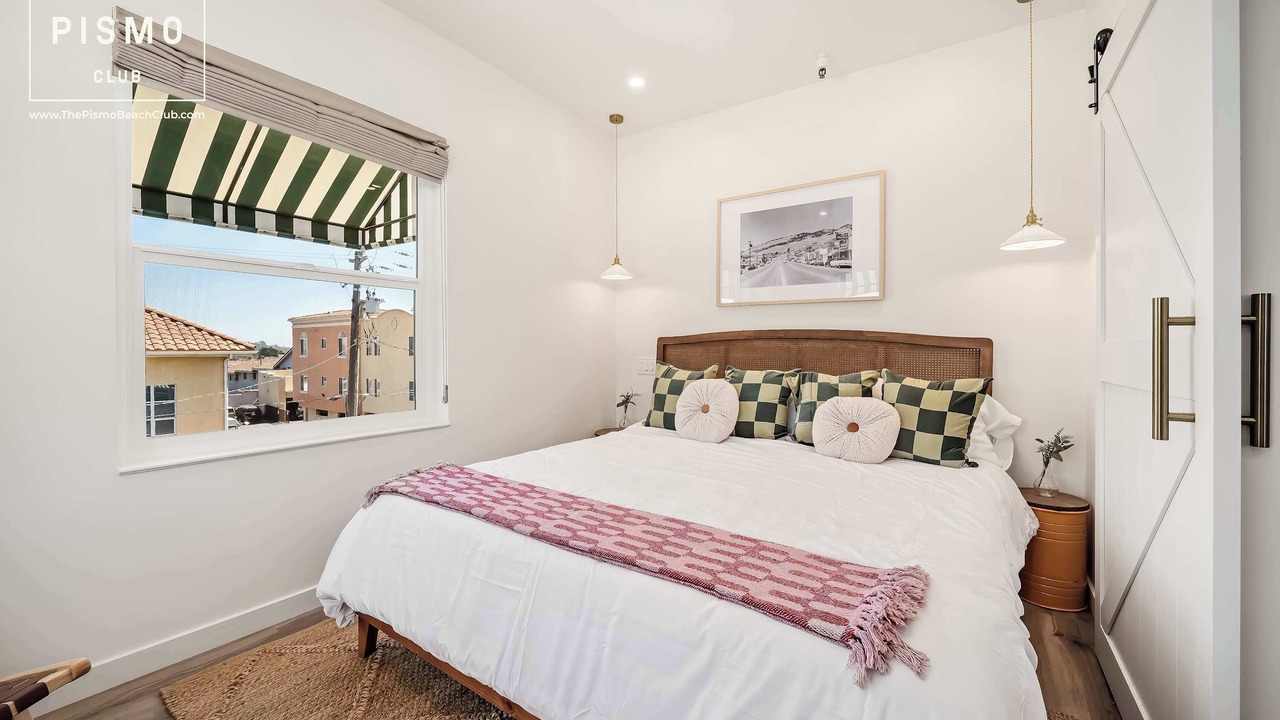 Photo of Bedroom in Downtown
