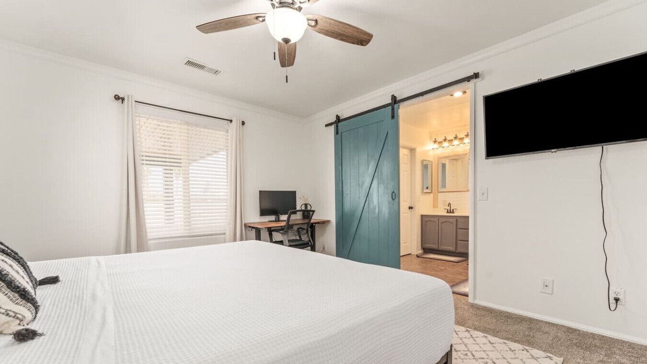 Photo of Bedroom in Twentynine Palms