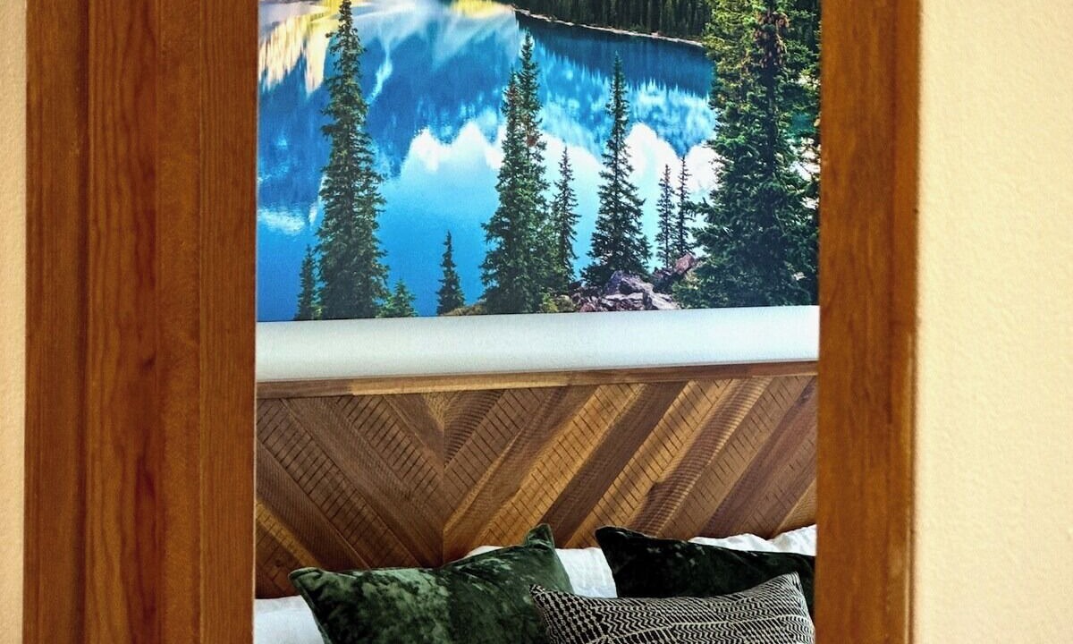 Photo of Bedroom in Lake Arrowhead