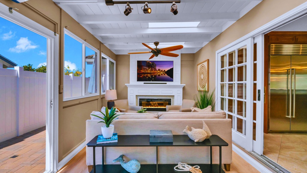 Photo of Livingroom in Allied Gardens
