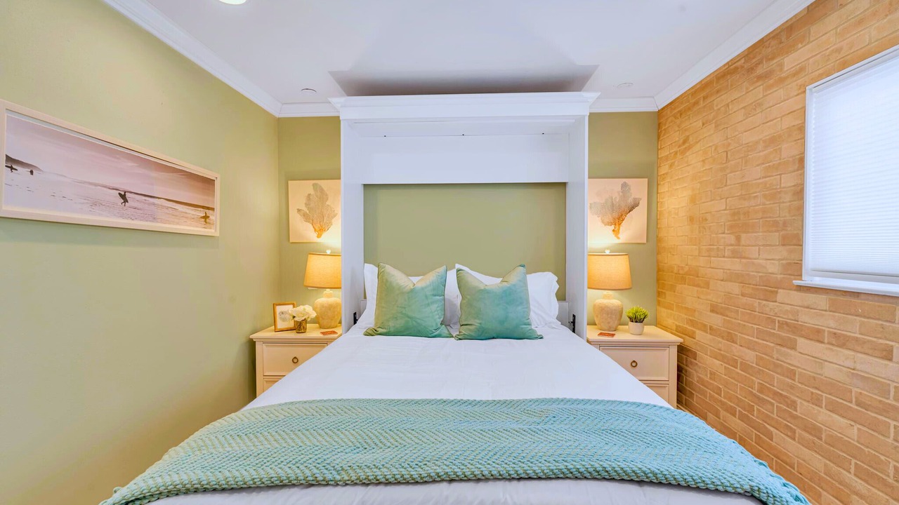 Photo of Bedroom in Allied Gardens
