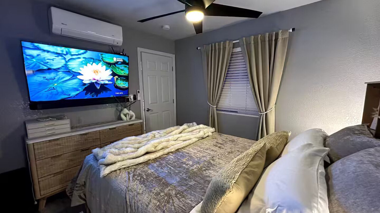 Photo of Bedroom in Lake Murray