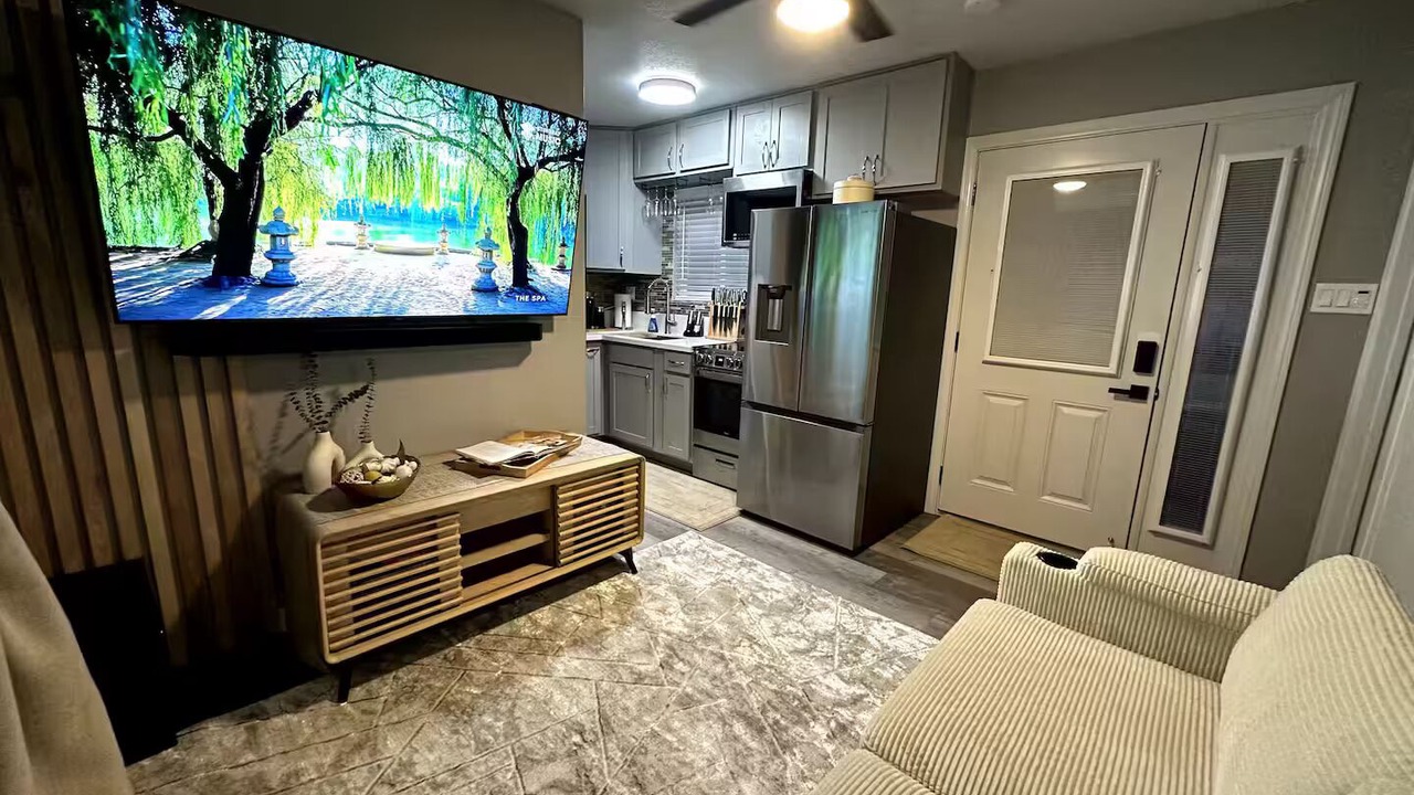 Photo of Livingroom in Lake Murray