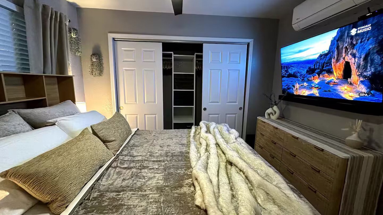 Photo of Bedroom in Lake Murray