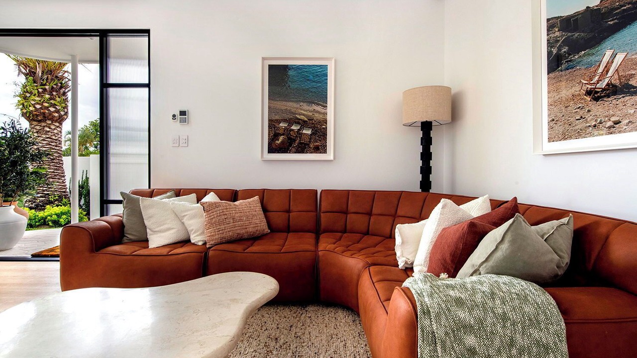 Photo of Livingroom in Mermaid Waters