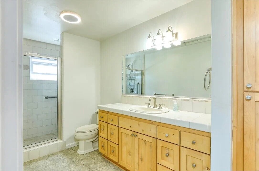 Photo of Bathroom in Callender