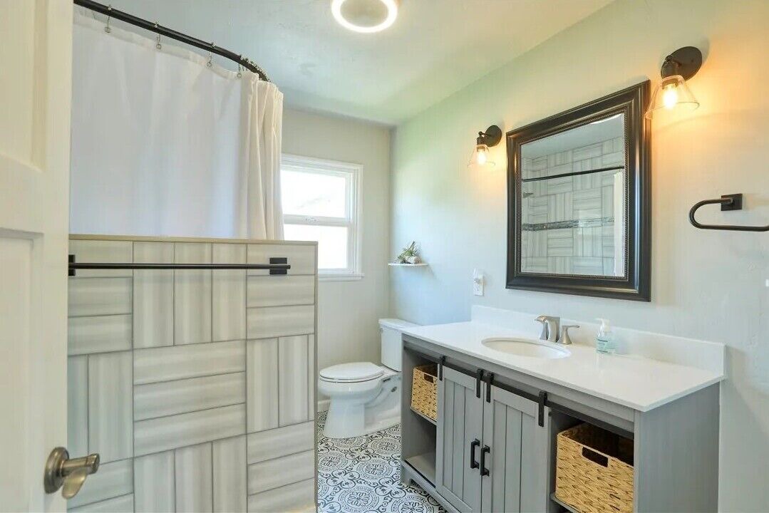 Photo of Bathroom in Callender
