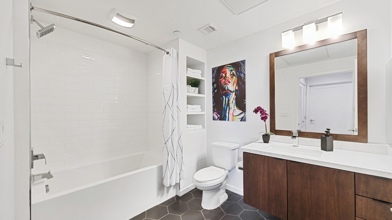 Photo of Bathroom in Carthay Circle