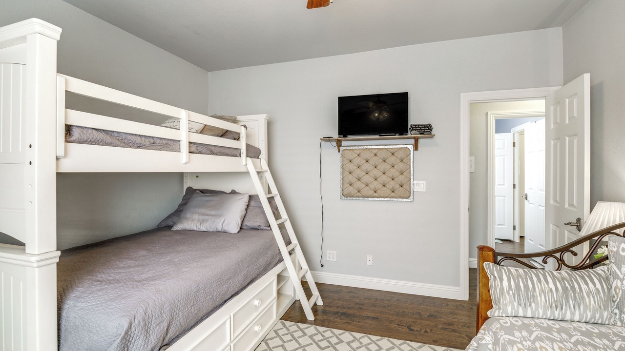Photo of Bedroom in Needles