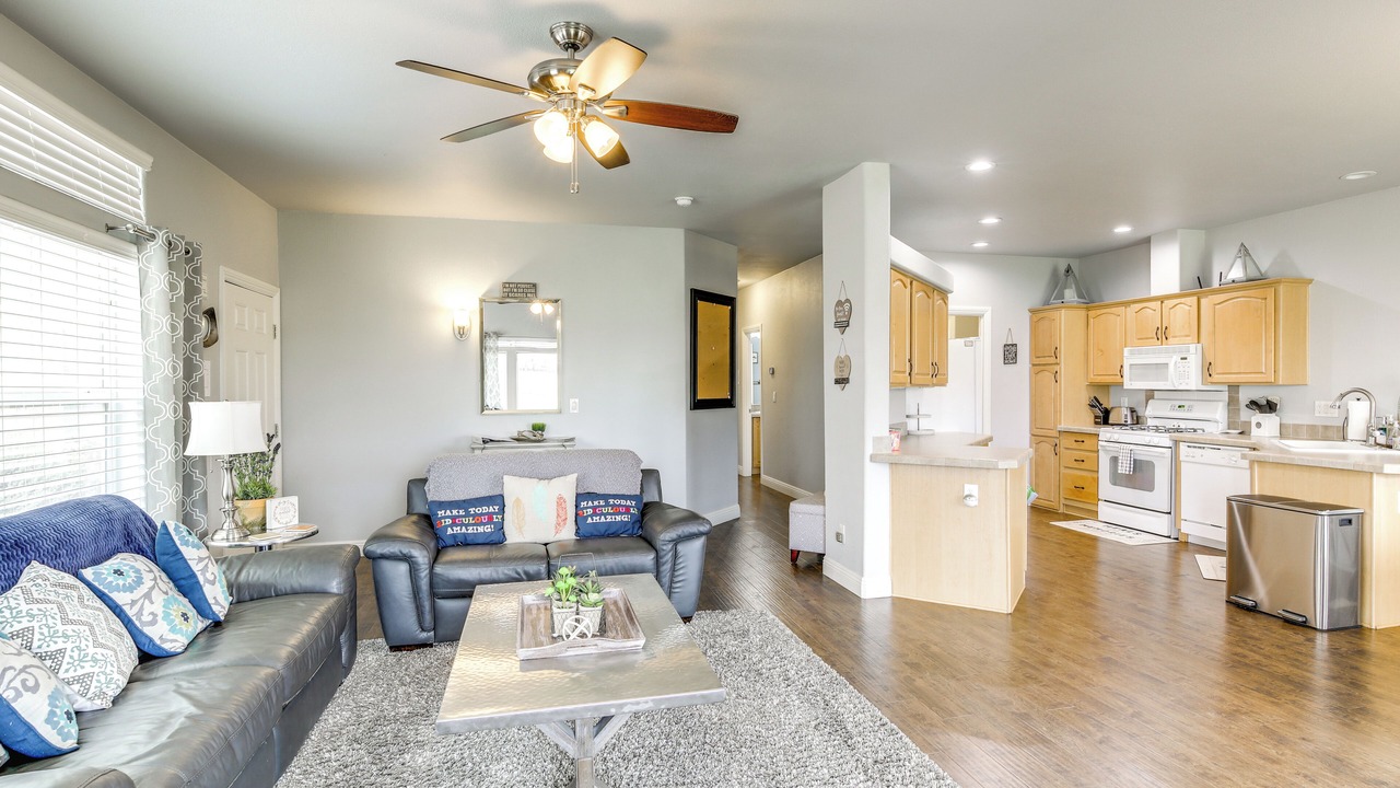 Photo of Livingroom in Needles