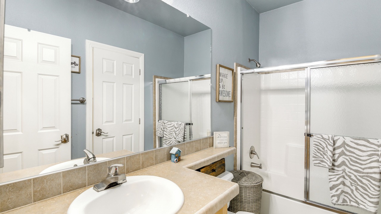 Photo of Bathroom in Needles
