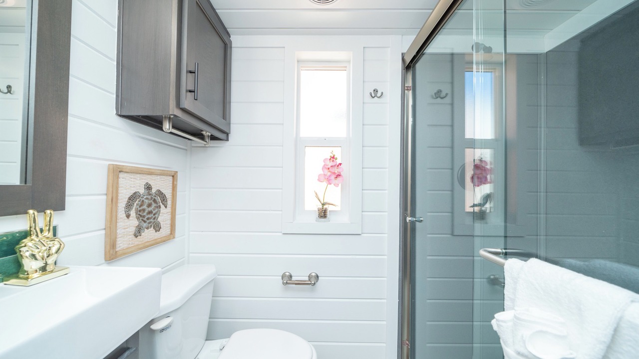 Photo of Bathroom in Parker Strip