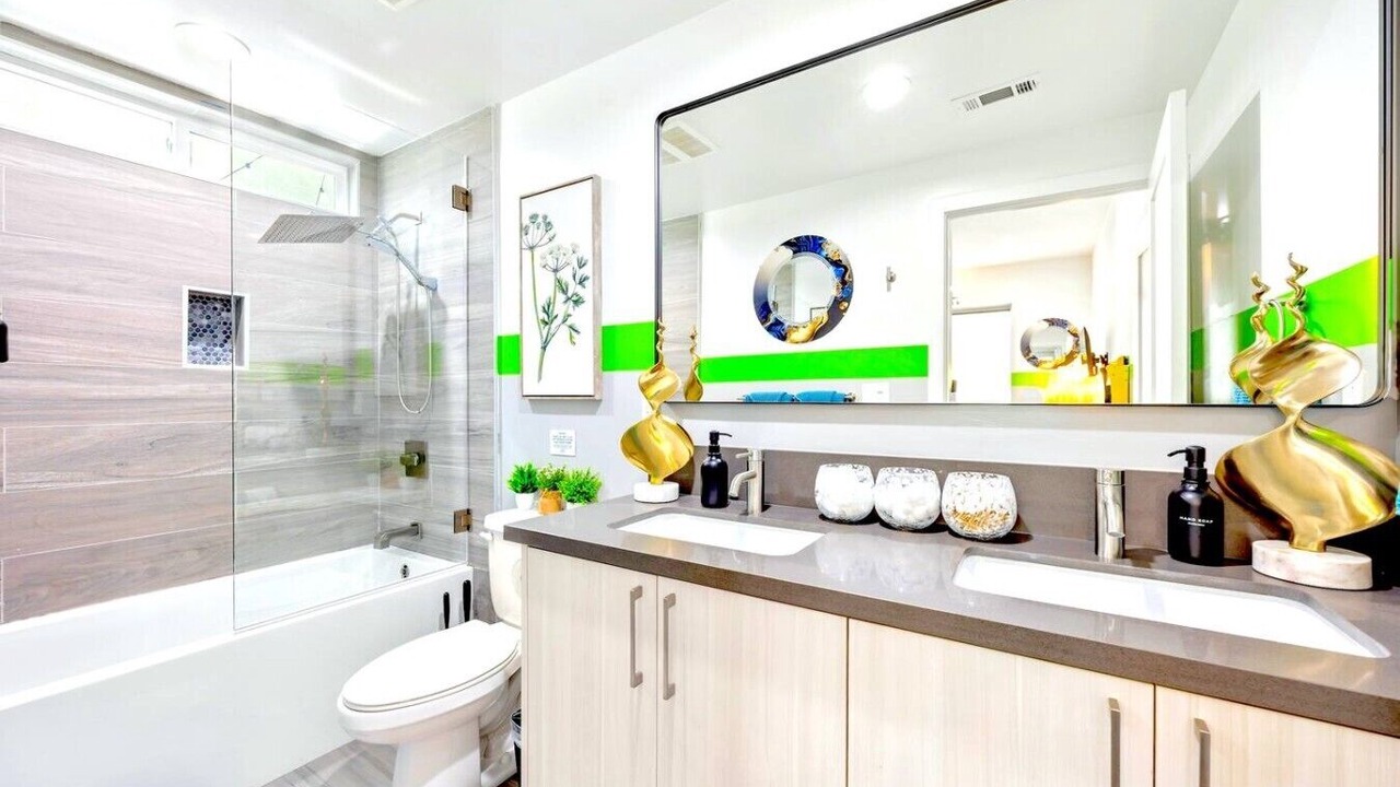 Photo of Bathroom in North Hollywood