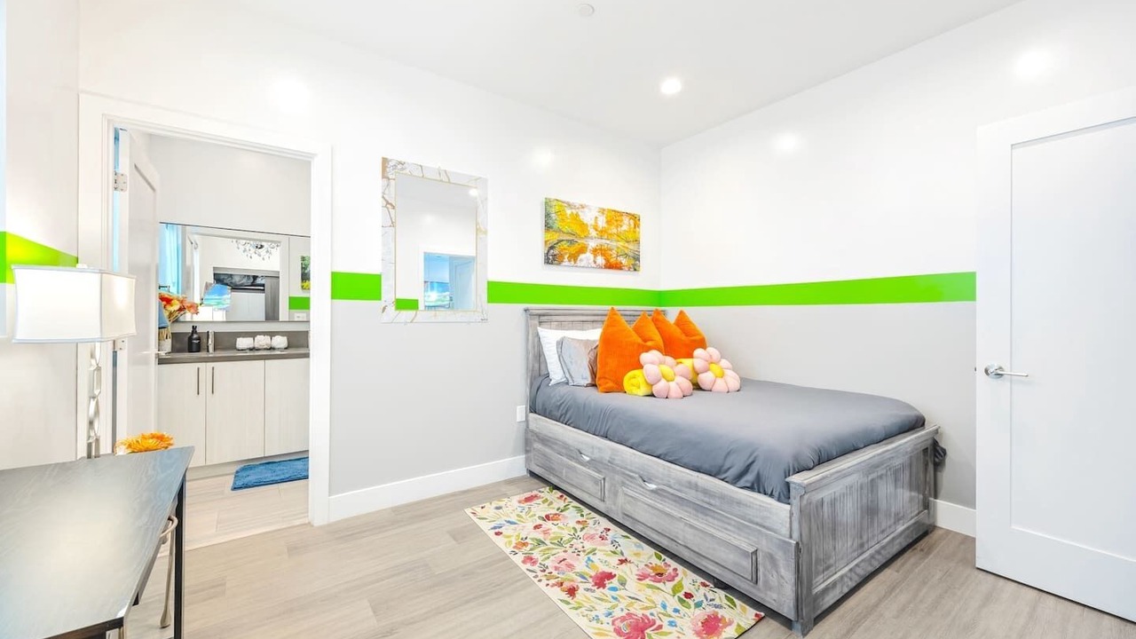 Photo of Bedroom in North Hollywood