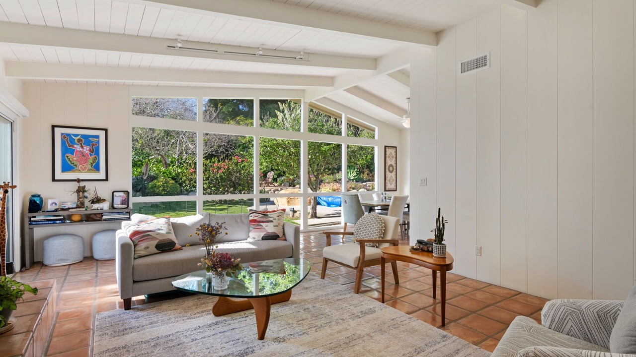 Photo of Livingroom in Carpinteria
