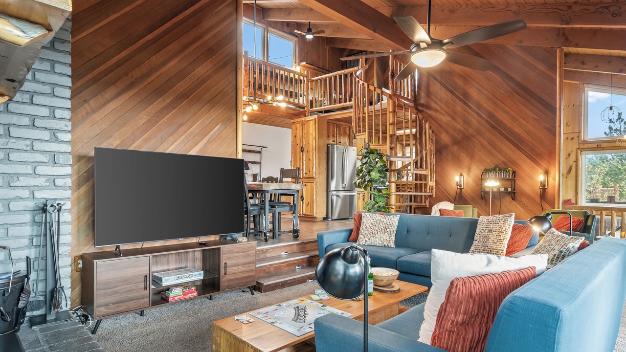 Photo of Livingroom in Fawnskin