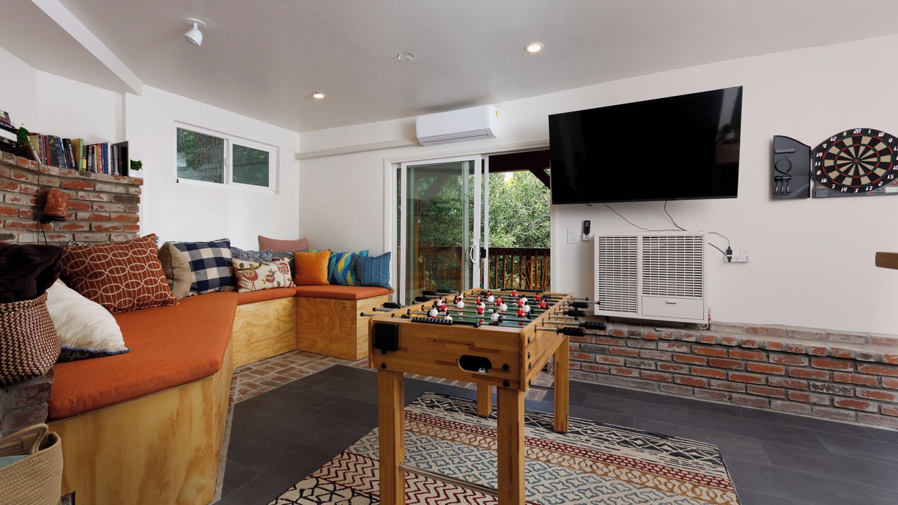 Photo of Livingroom in Crestline