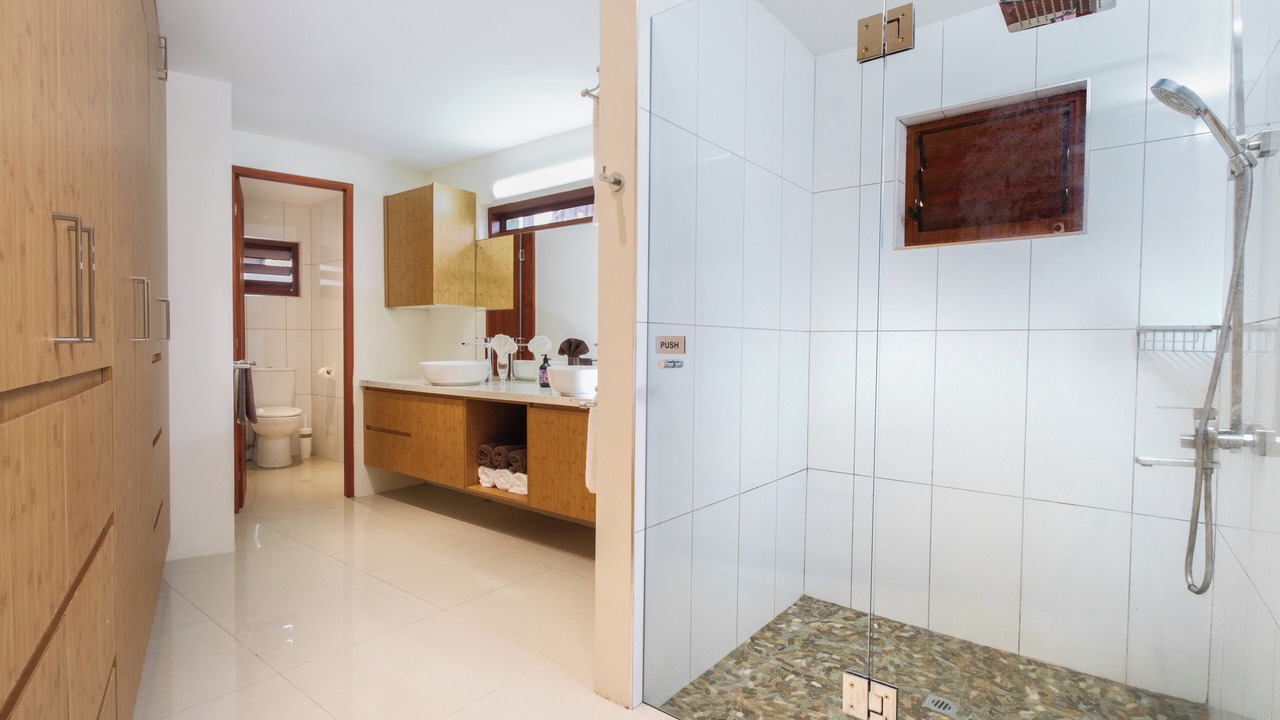 Photo of Bathroom in Tagaqe