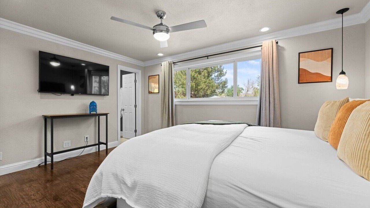 Photo of Bedroom in West University