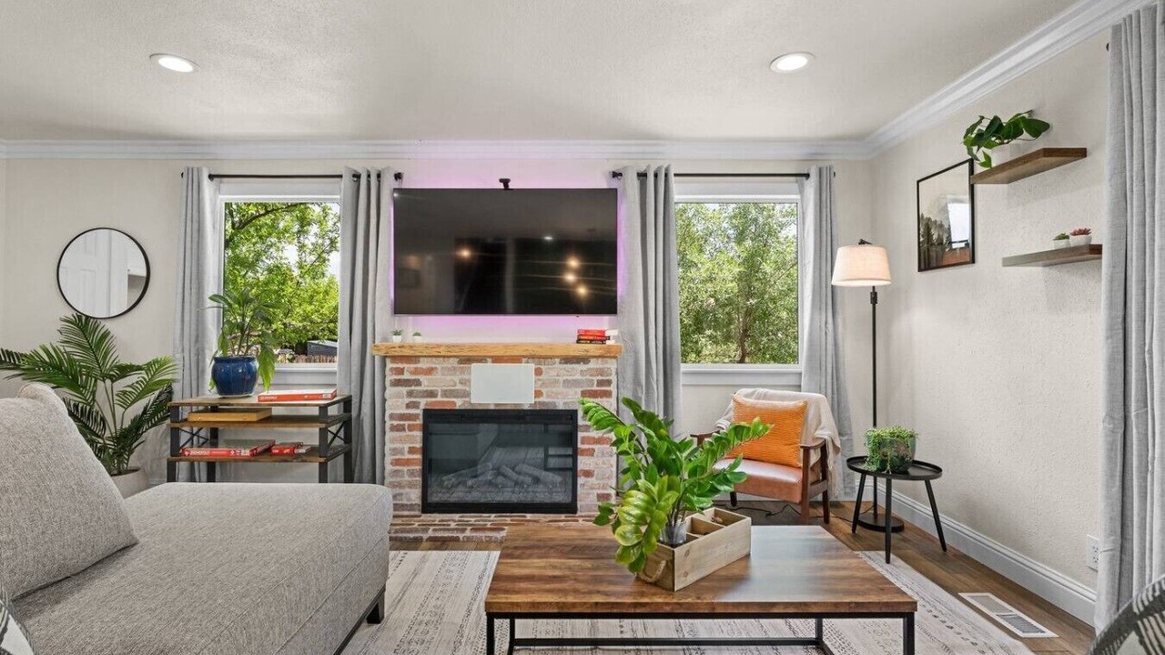 Photo of Livingroom in West University