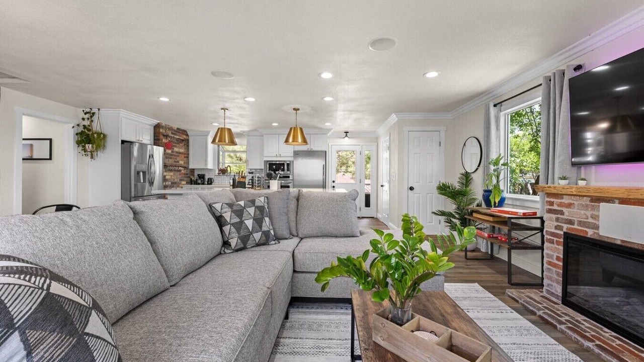 Photo of Livingroom in West University