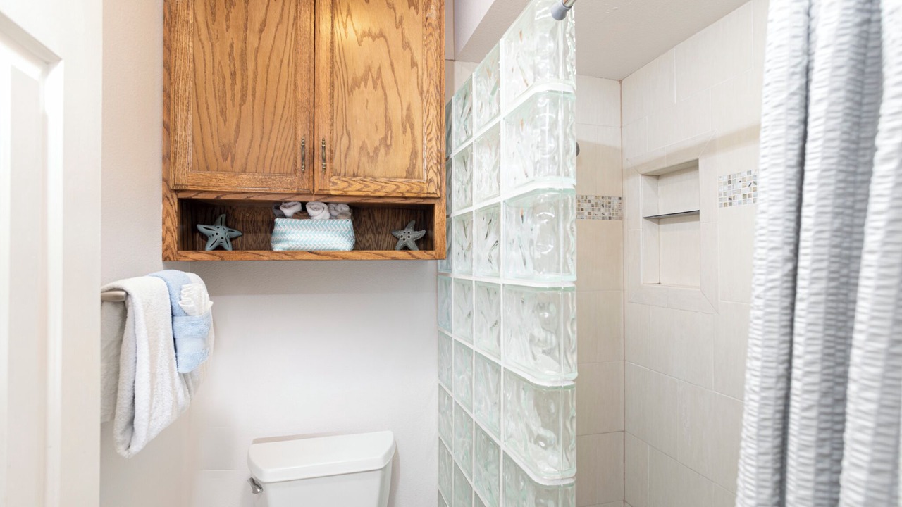Photo of Bathroom in Motel District