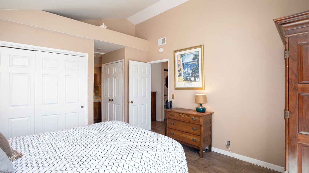 Photo of Bedroom in Motel District