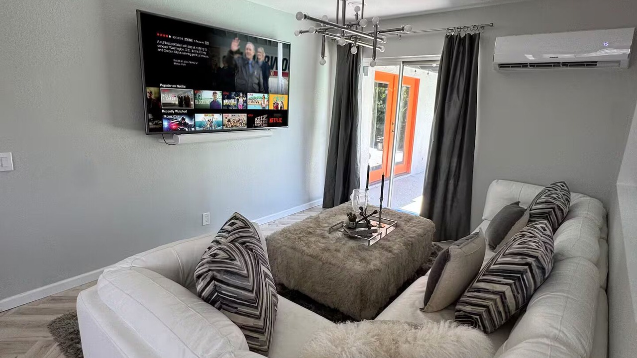 Photo of Livingroom in Palm Desert