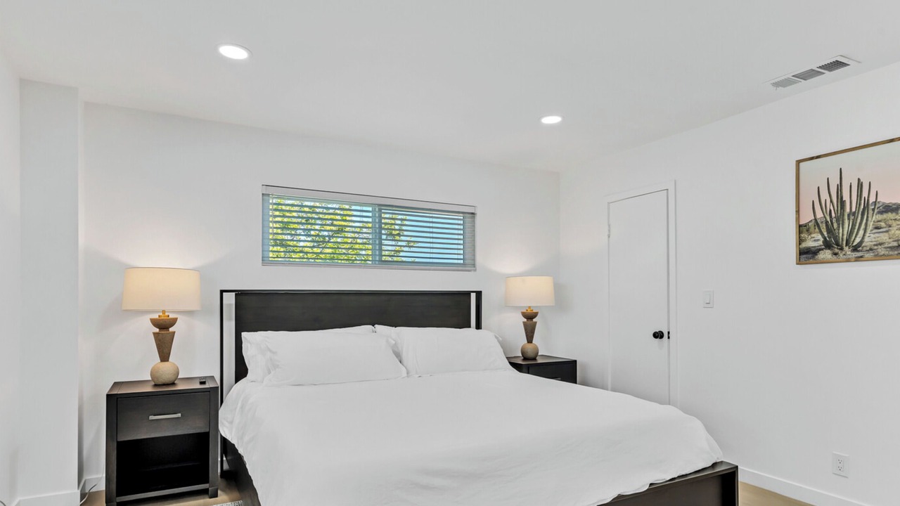 Photo of Bedroom in Allied Gardens