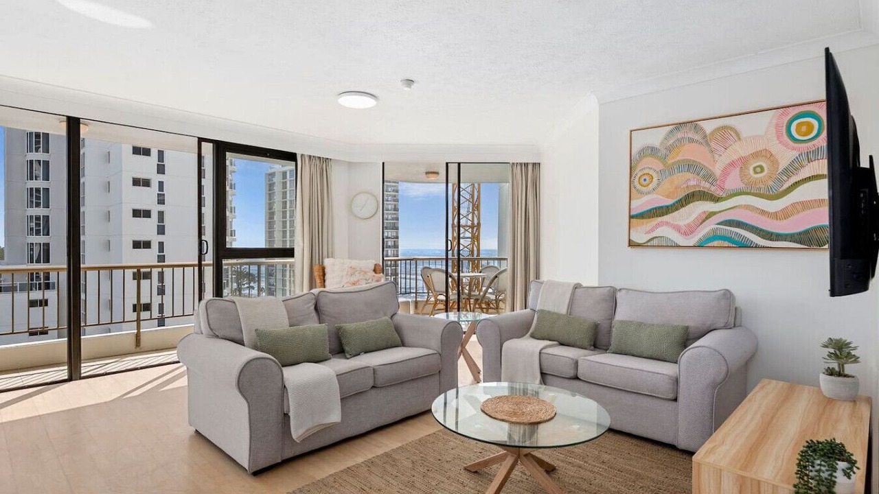 Photo of Livingroom in Main Beach