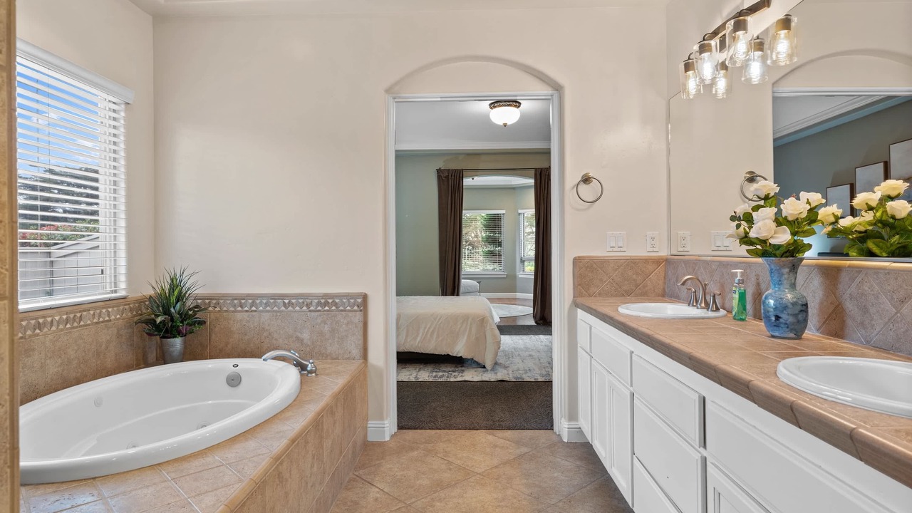 Photo of Bathroom in Callender