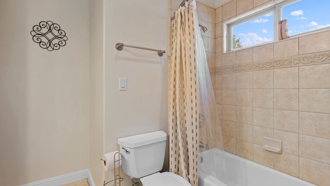 Photo of Bathroom in Callender