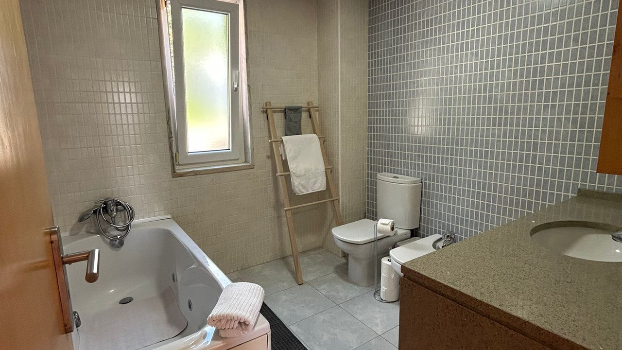 Photo of Bathroom in Loures