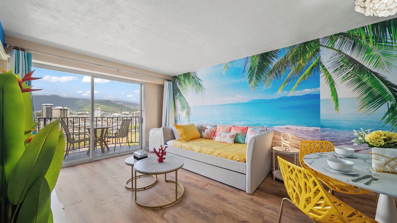 Photo of Livingroom in Waikiki