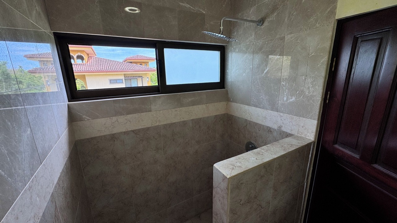 Photo of Bathroom in Tamarindo