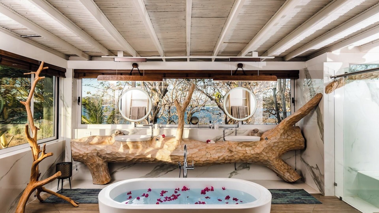 Photo of Bathroom in Playa Langosta