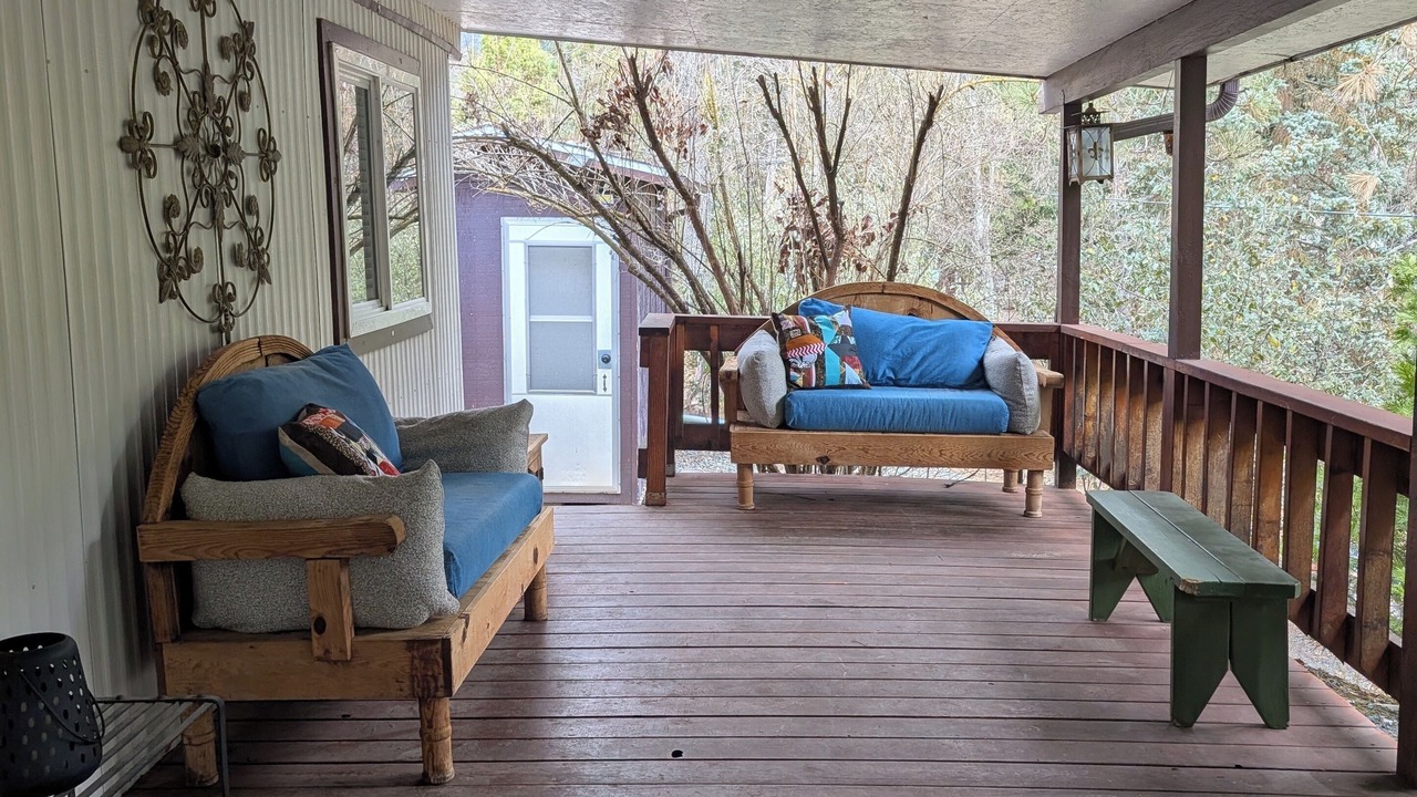 Photo of Patio Balcony in California Hot Springs