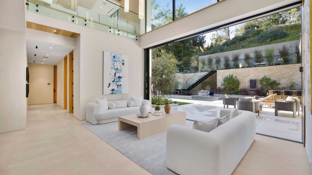 Photo of Others in Beverly Hills