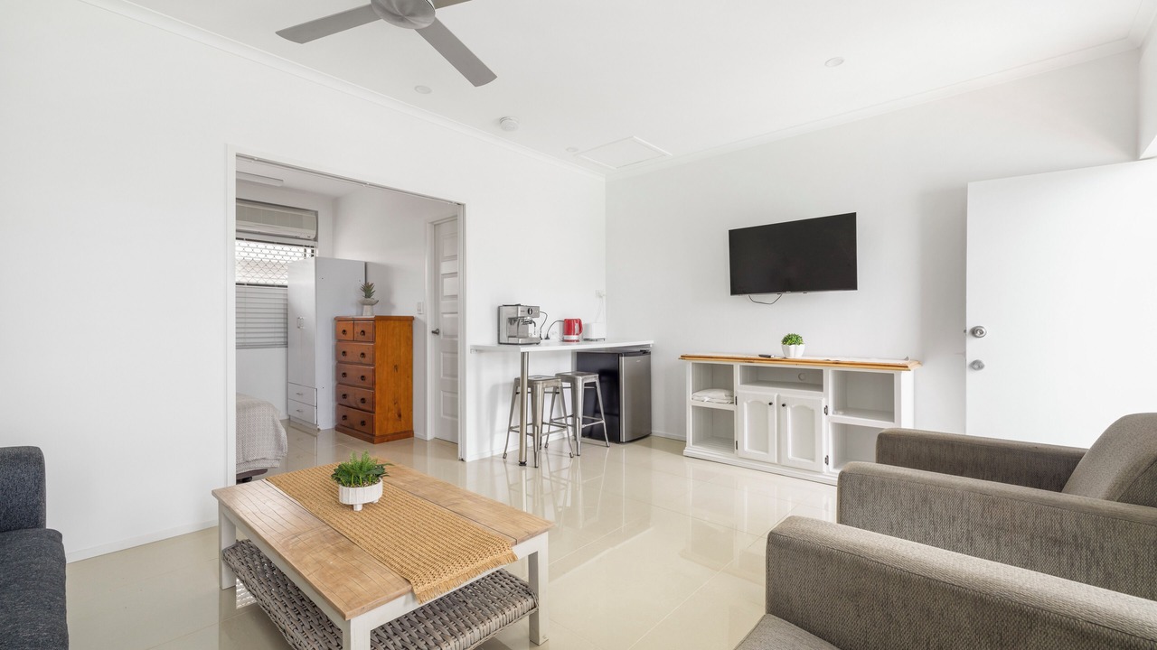 Photo of Livingroom in Broadbeach Waters