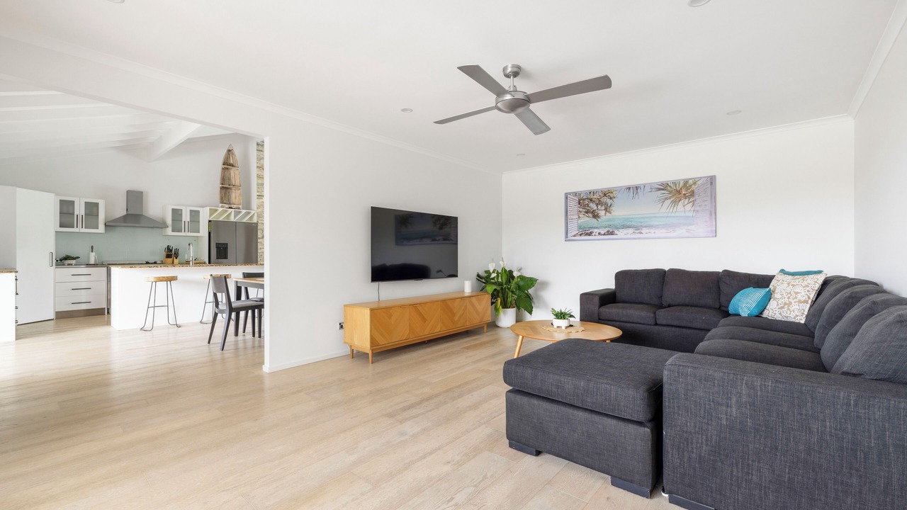 Photo of Livingroom in Broadbeach Waters