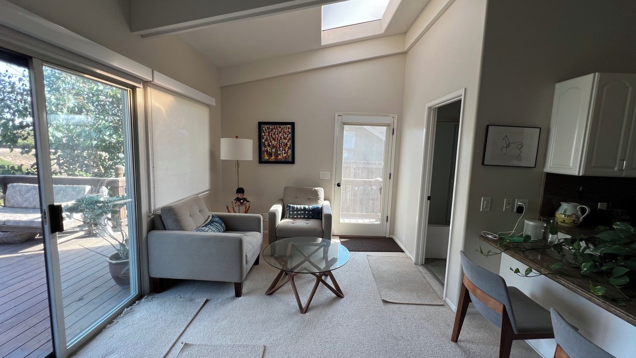 Photo of Livingroom in Central Malibu