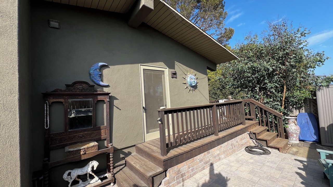 Photo of Patio Balcony in Central Malibu