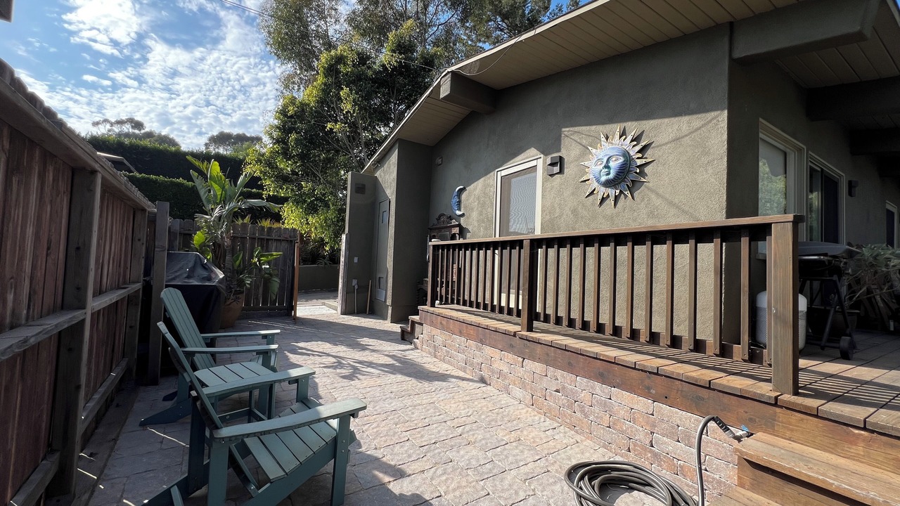 Photo of Patio Balcony in Central Malibu