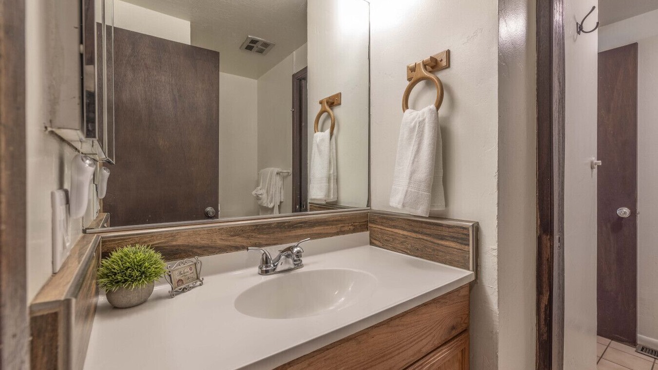 Photo of Bathroom in Summit Estates